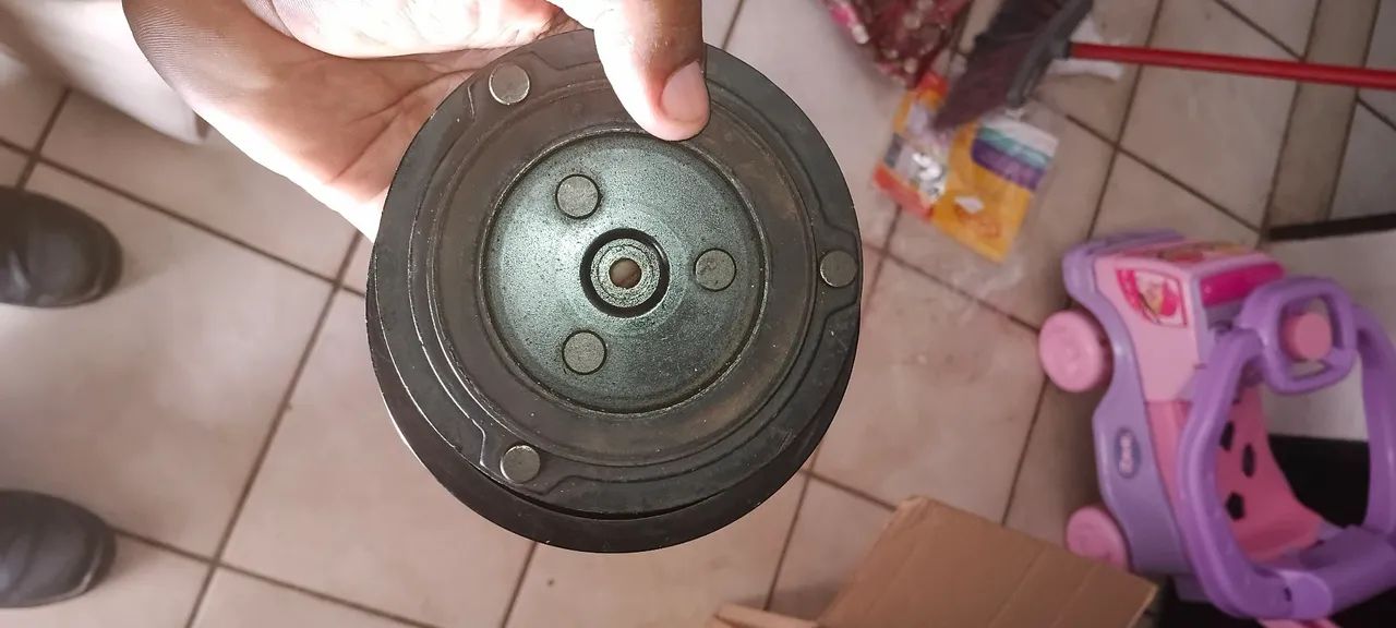 Polia de embreagem do compressor de ar condicionado celta / prisma  - Foto 2