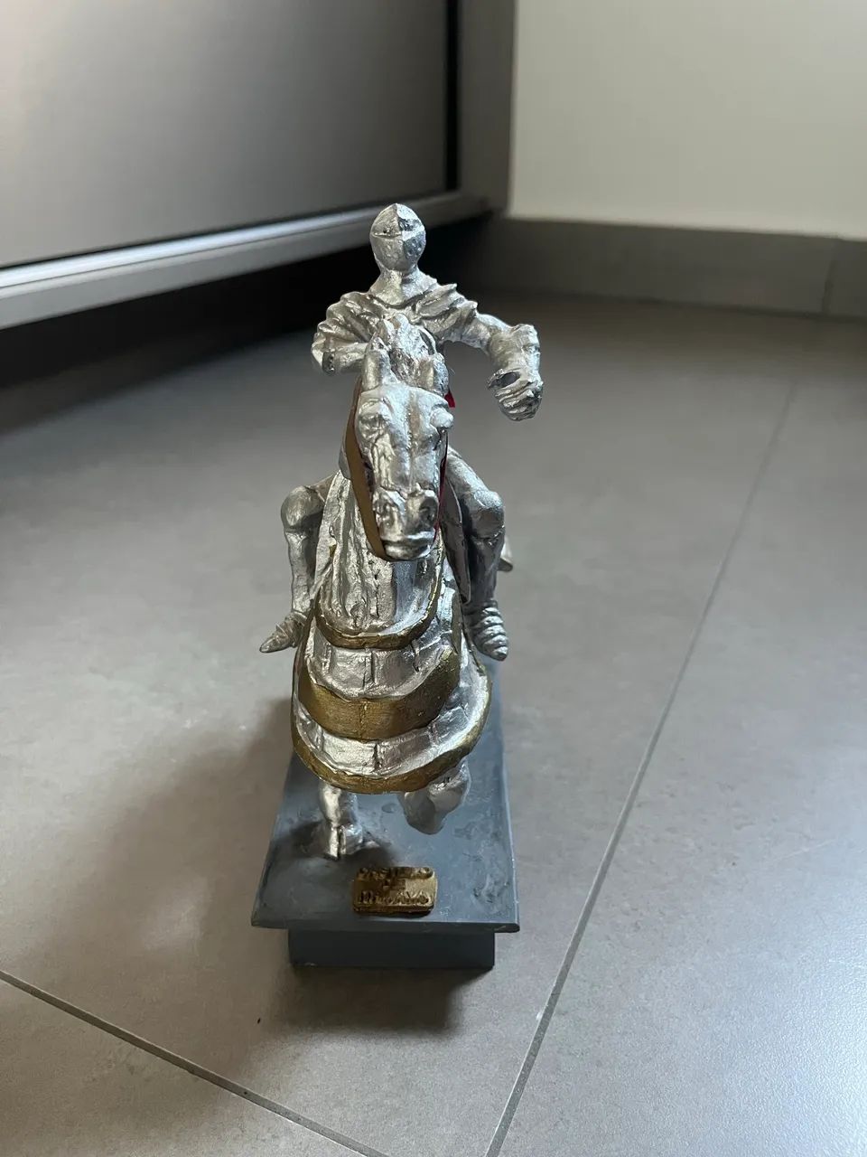 Estátua Cavaleiro a Cavalo - Castelo de Itaipava (Original) - Foto 2