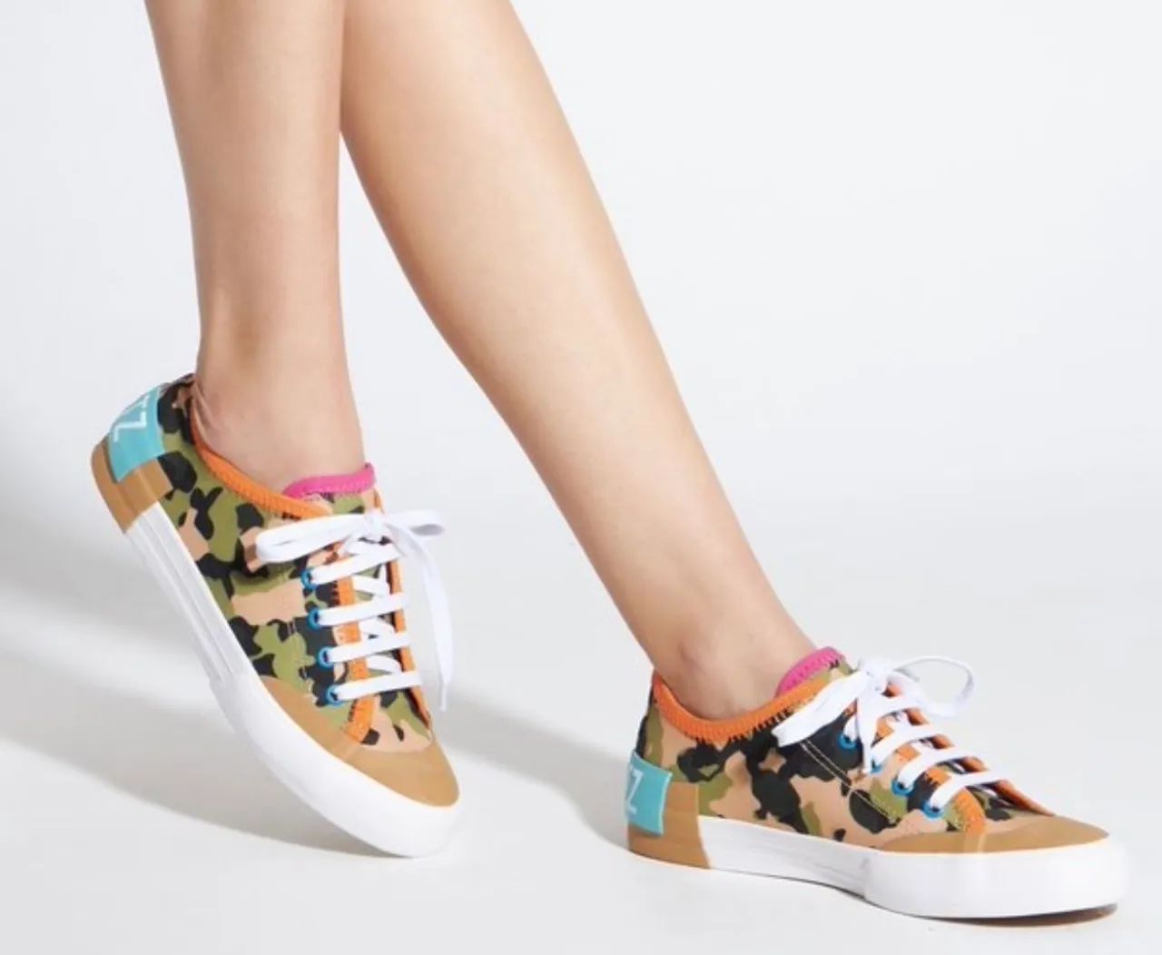 Tênis jungle lona camuflado Schutz 