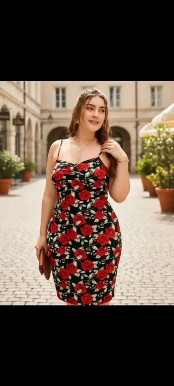 Vestido de rosas vermelhas - Plus Size - 46/48  - Foto 3