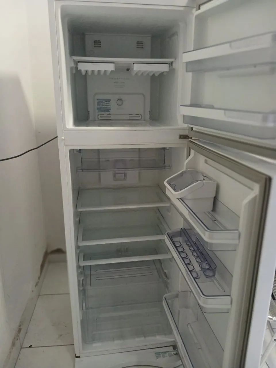 Vendo geladeira Electrolux! - Foto 4