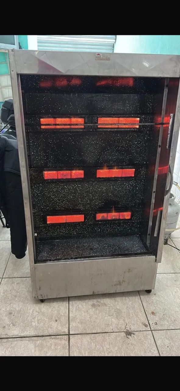 Máquina de assar frango