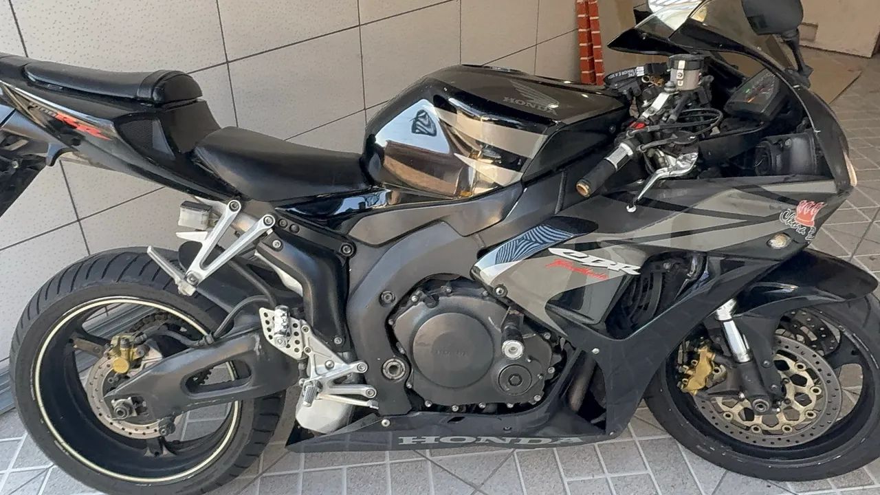 Cbr 1000 RR  - Foto 4