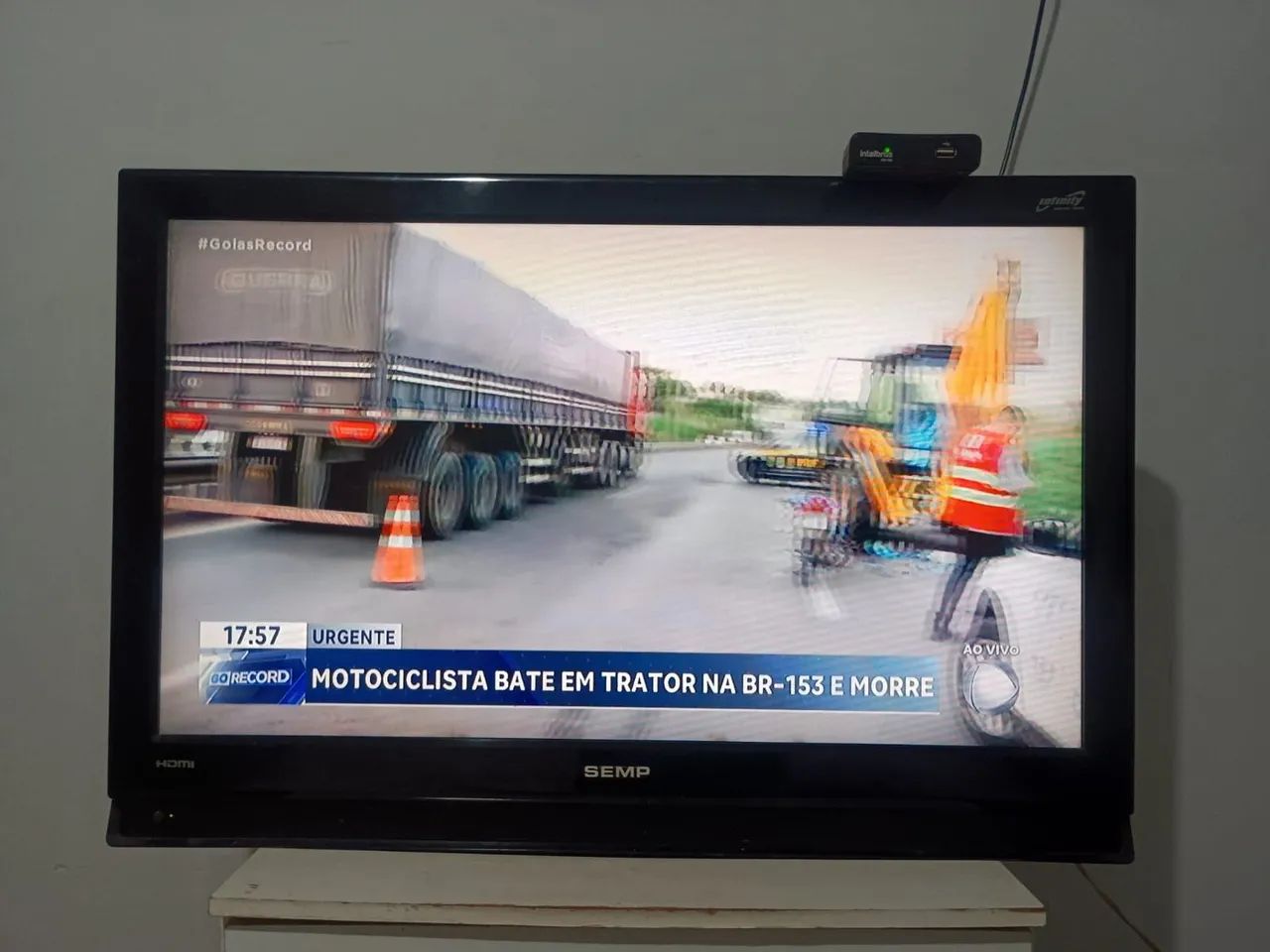 Vendo TV Semp Toshiba 35.polegadas  - Foto 5
