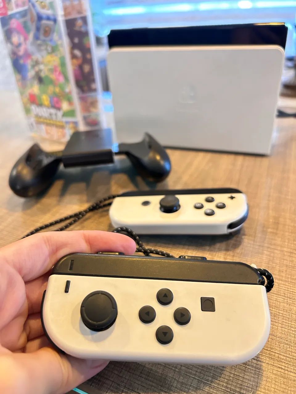 Nintendo Switch Oled 64g Com DOIS jogos inclusos - Foto 2