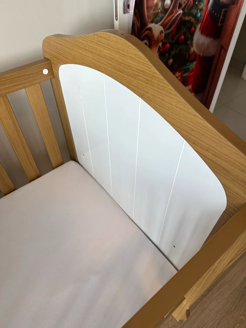 Berço Mini Cama 100 % MDF Com Capitonê Nature/Branco - Foto 3