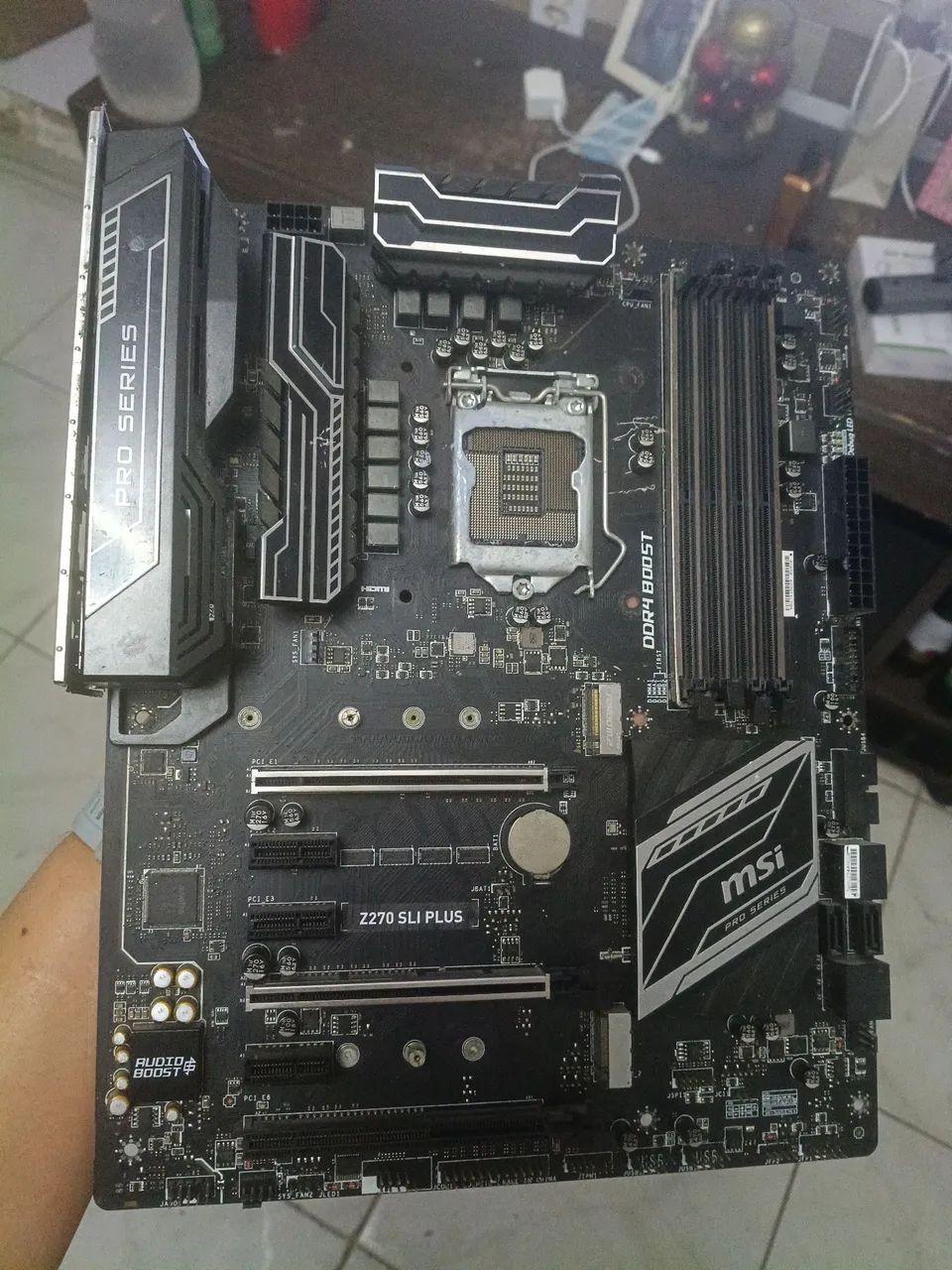 Vendo placa mãe MSI com DEFEITO