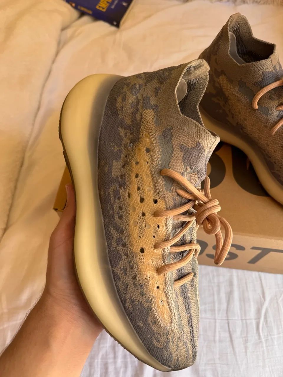 Yeezy Boost 380 - Foto 4