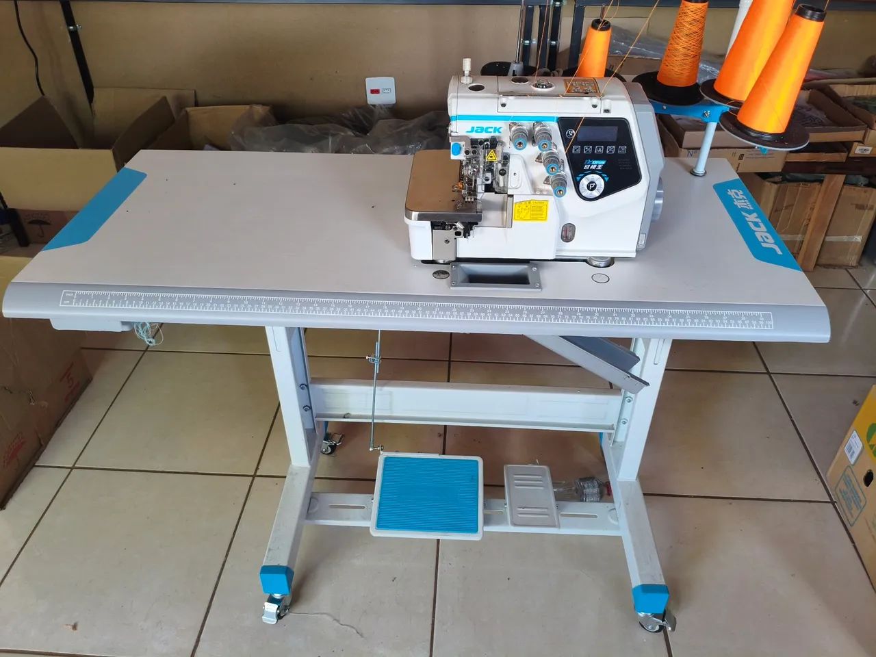 Overlock C7 Jack urus equipada com inteligência artificial