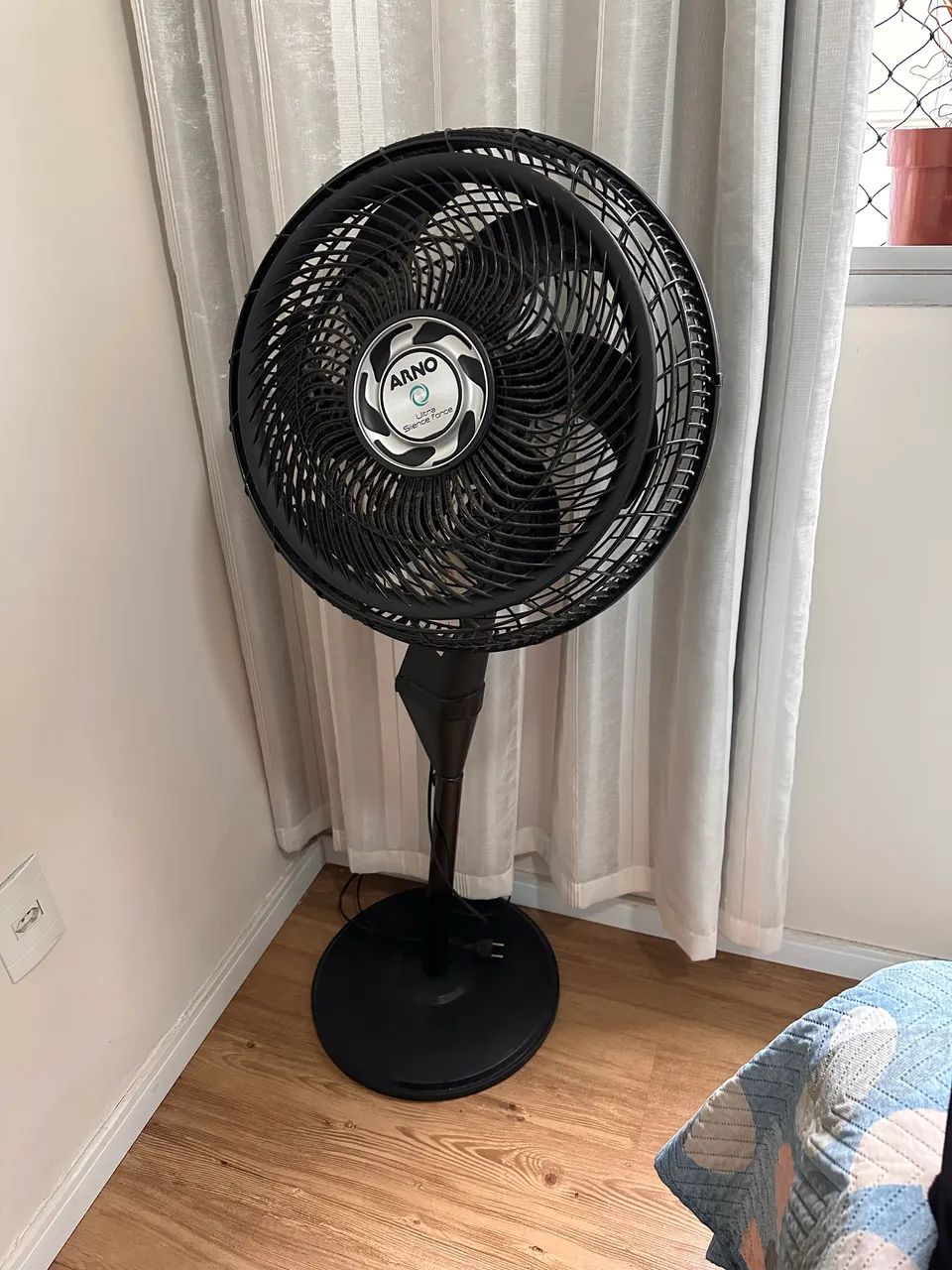 Ventilador com pedestal ARNO
