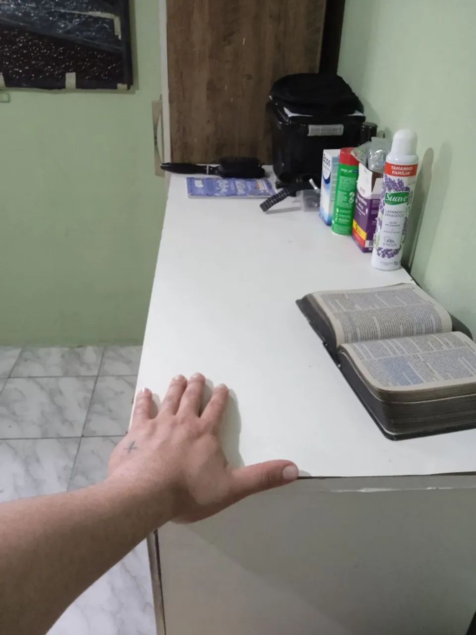 Vendo uma cômoda de madeira top - Foto 3