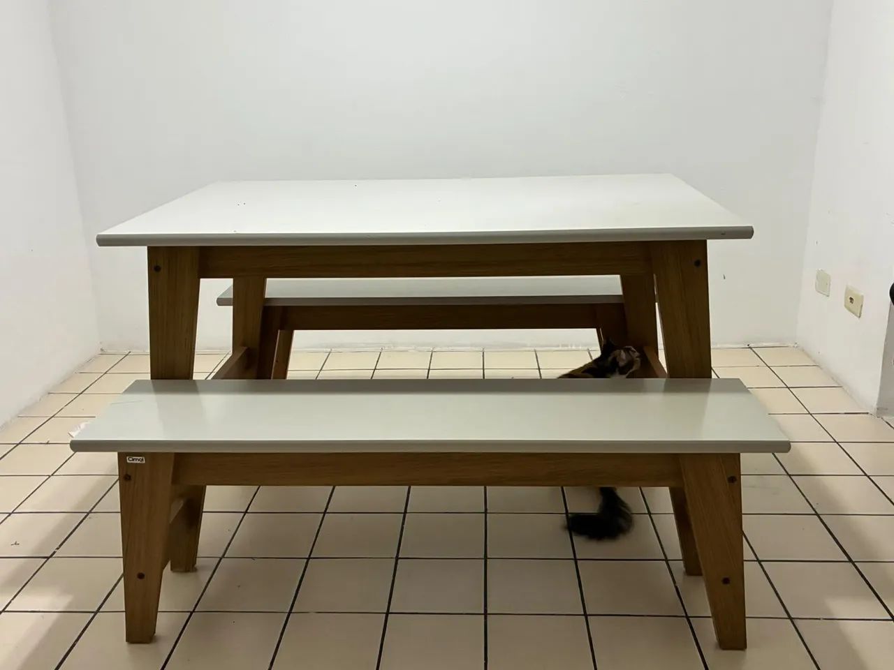 Mesa com bancos SEMINOVA, EM BOM ESTADO - Foto 2