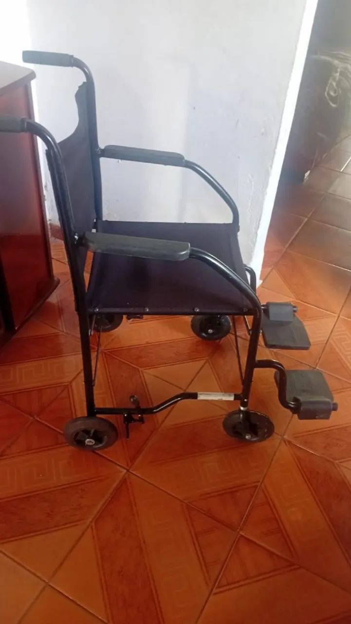 Cadeira de rodas  - Foto 2