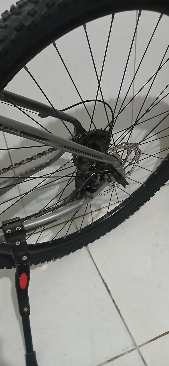 Bicicleta Aro 29 Cinza. - Foto 2