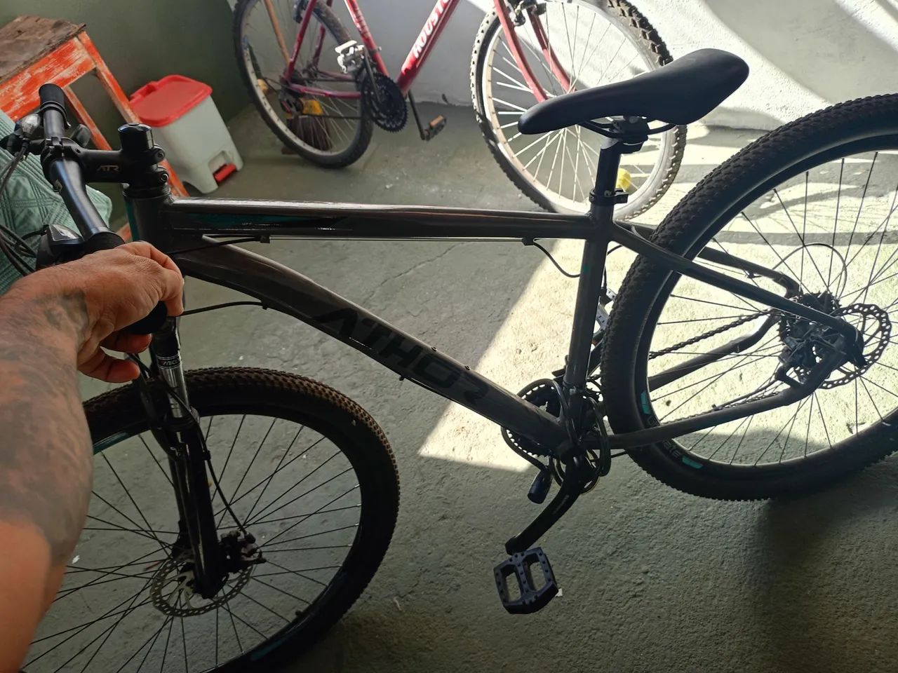 Bicicleta  aro 29 top usada só  duas vezes  - Foto 2