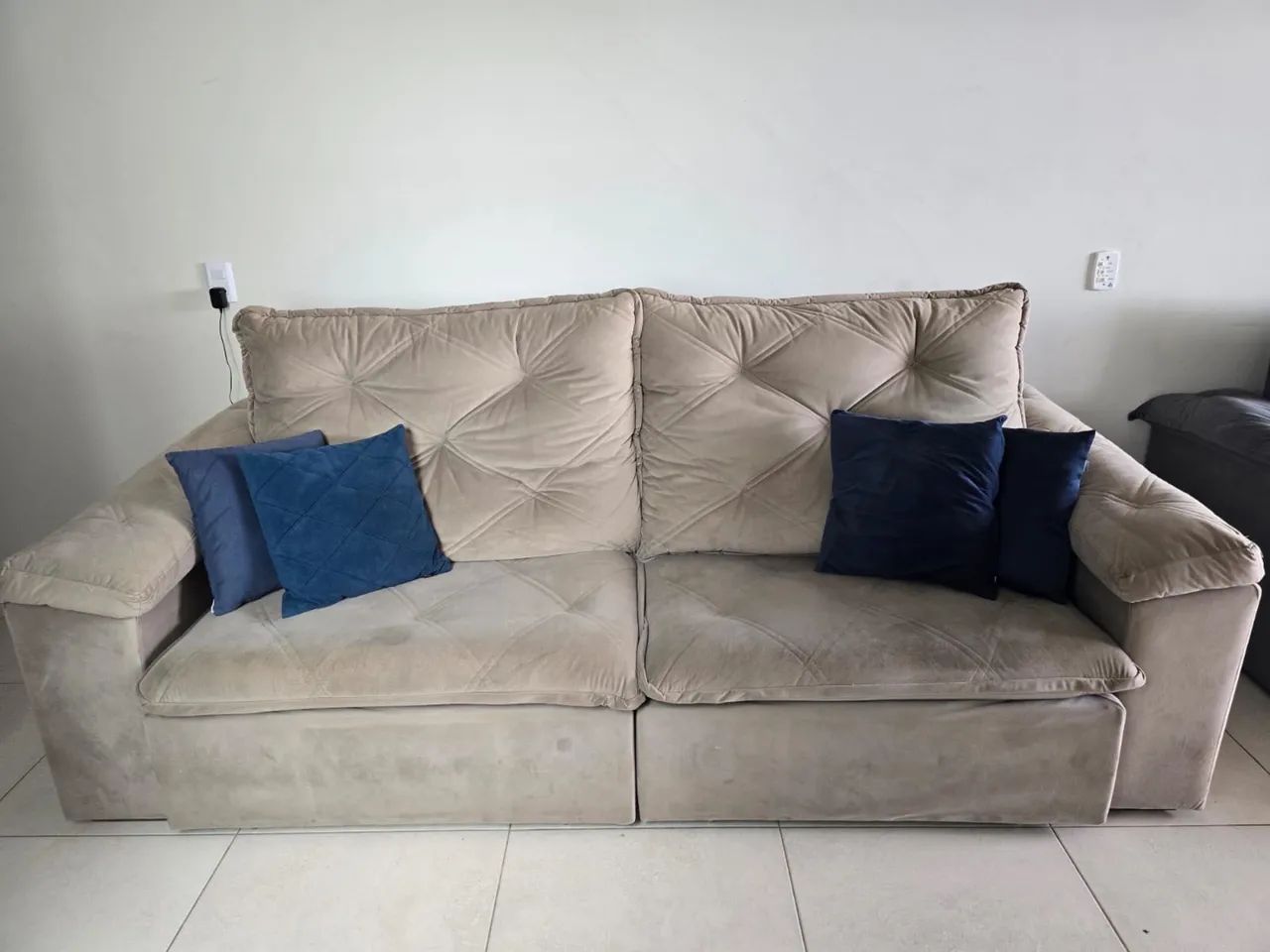 Vendo sofá bege grande 
