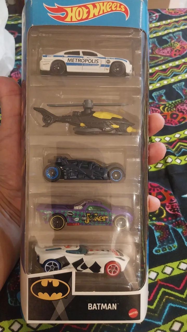 5 carrinhos hot wheels Batman com Batcoptero. 2021