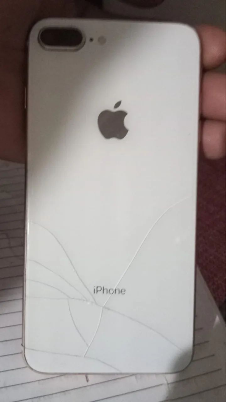 Vendo esse IPhone 8 Plus por 550 destravado - Foto 2