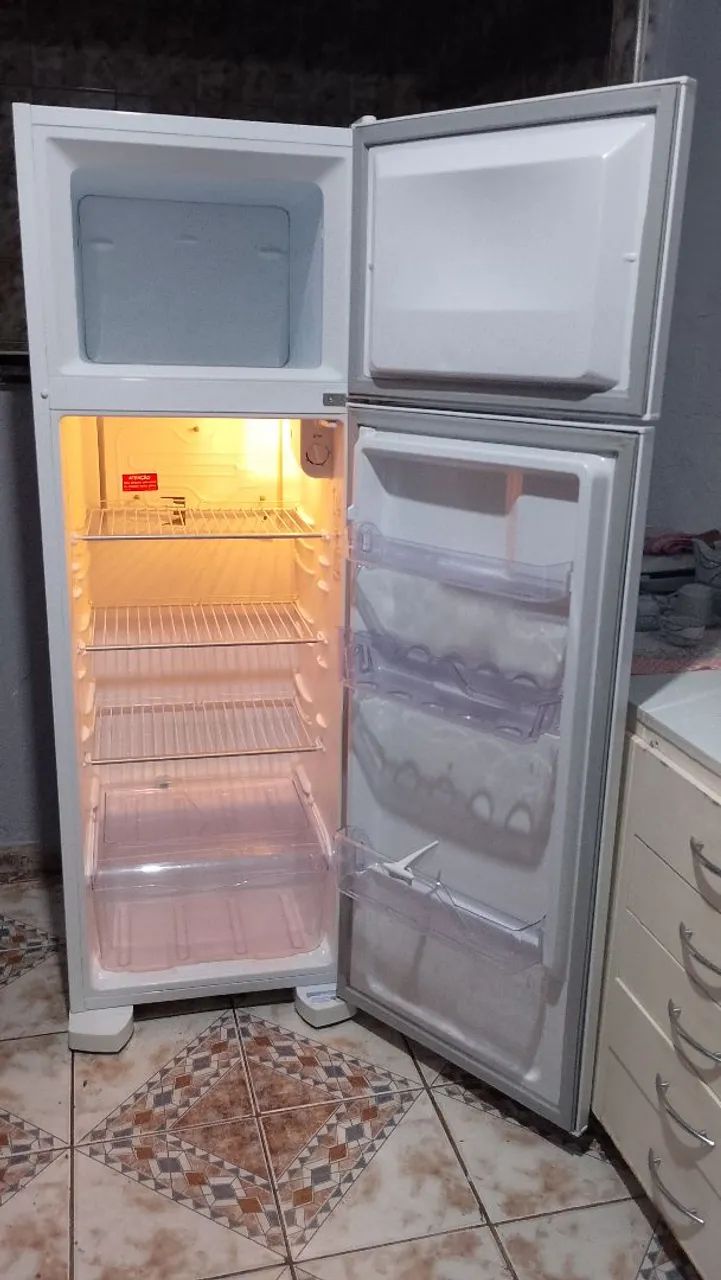 Geladeira Eletrolux  - Foto 4