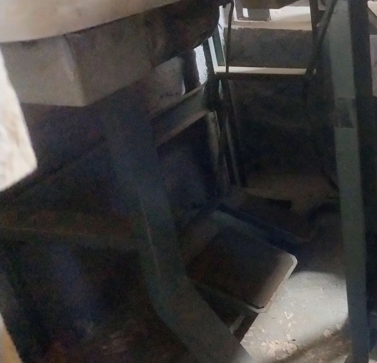 Máquina de Costura Overloque Industrial com Mesa - Foto 3