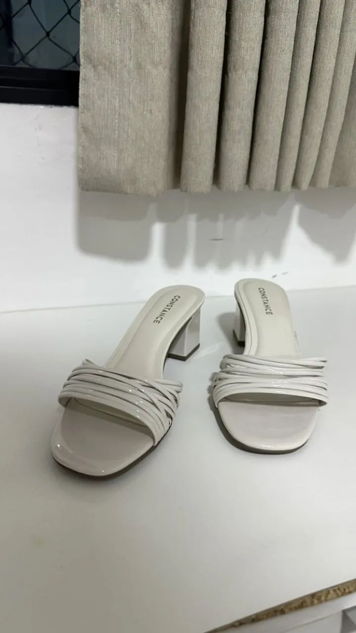 vendo sandália constance 37