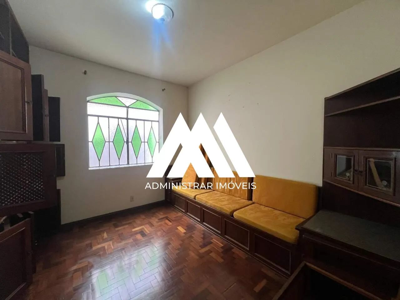 Vendo casa em Itaúna na região central! - Foto 2