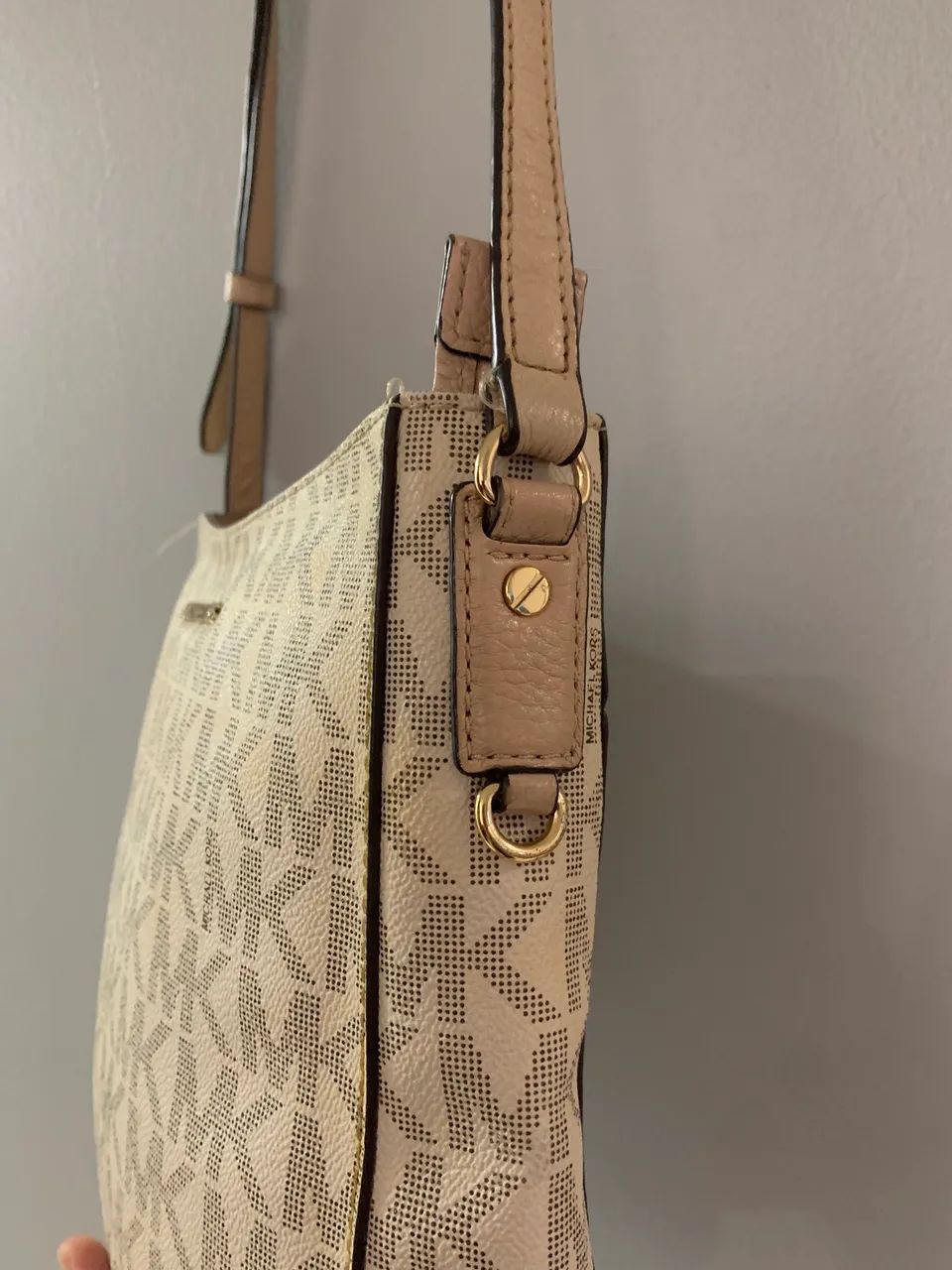 Bolsa Michael Kors branca e rosê - Foto 3