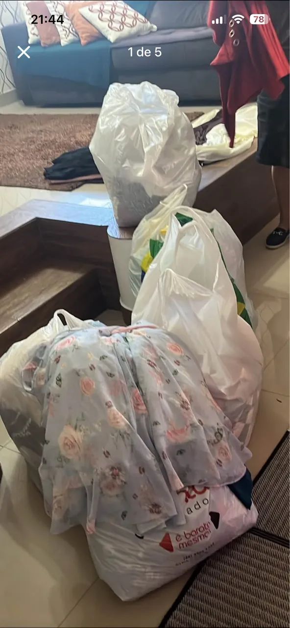 Vendo lote de roupas para brechó em excelente estado de conservação  - Foto 3