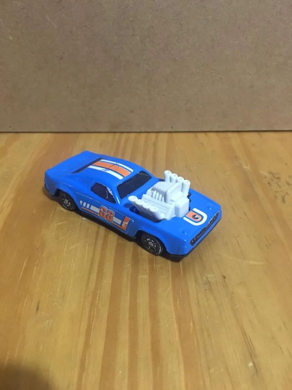 Carrinho Hot Wheels coleção BK 