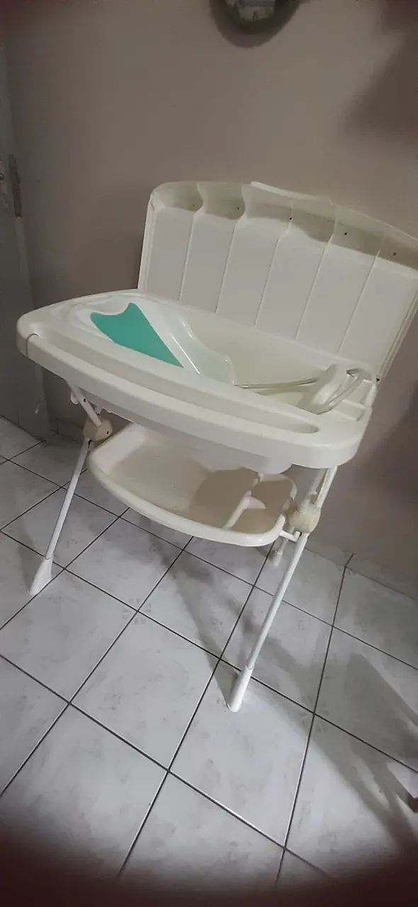 Banheira com trocado e brinquedos 