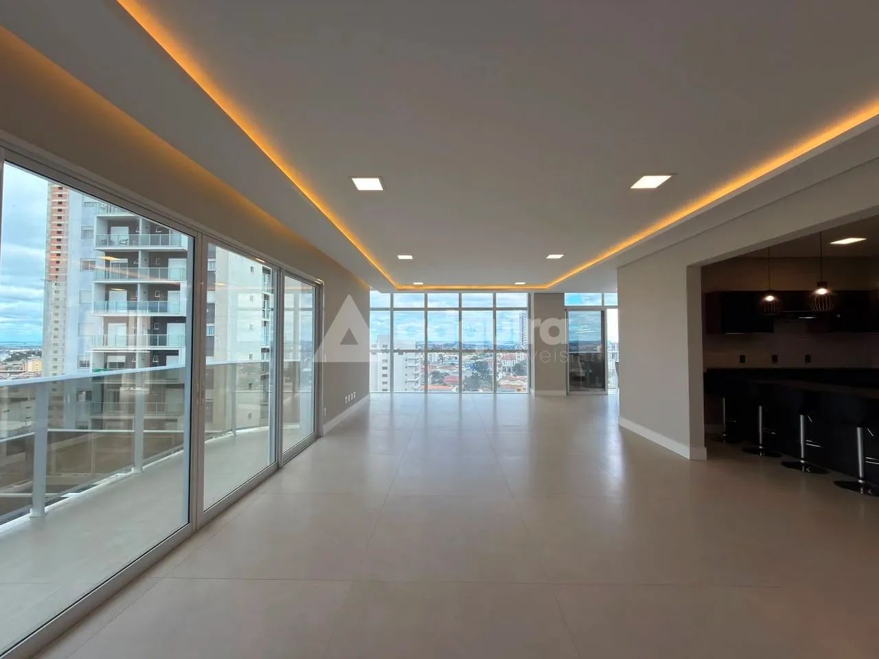 Imóvel amplo e sofisticado, perfeito para viver com conforto! - Foto 3
