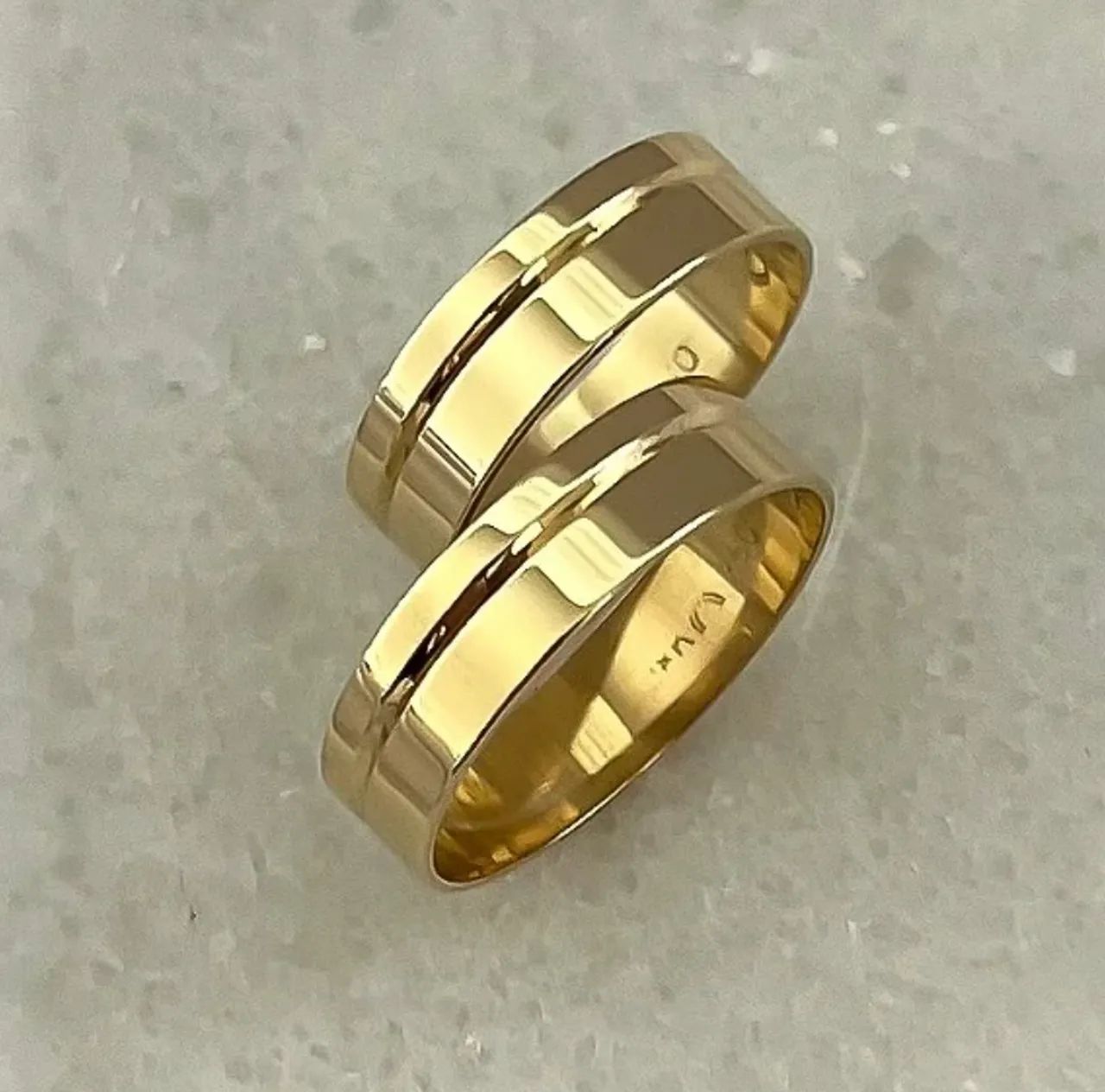 Alianças de ouro 13G troco por iPhone 17 pro Max 