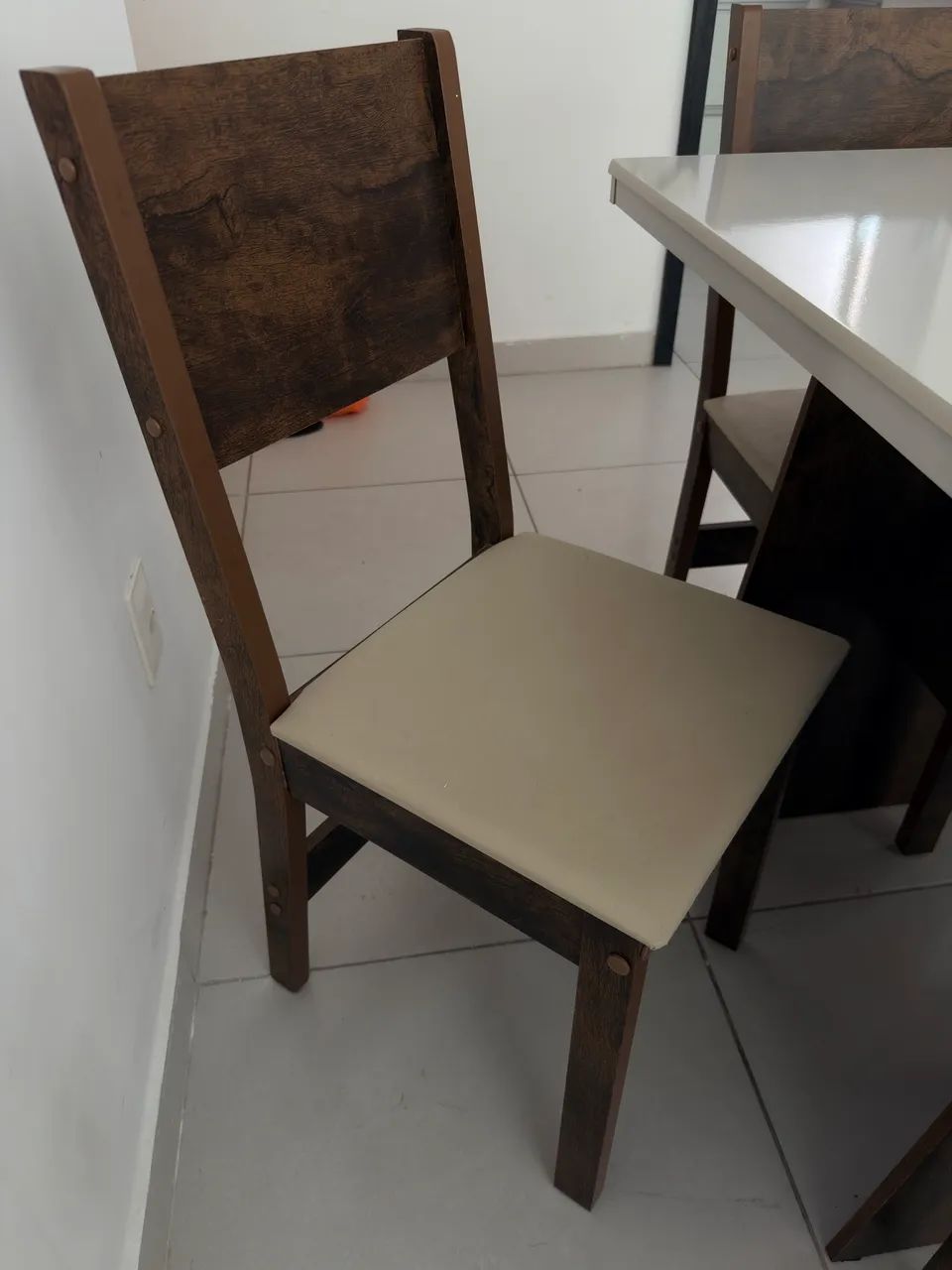 Mesa de jantar com 4 cadeiras  - Foto 3