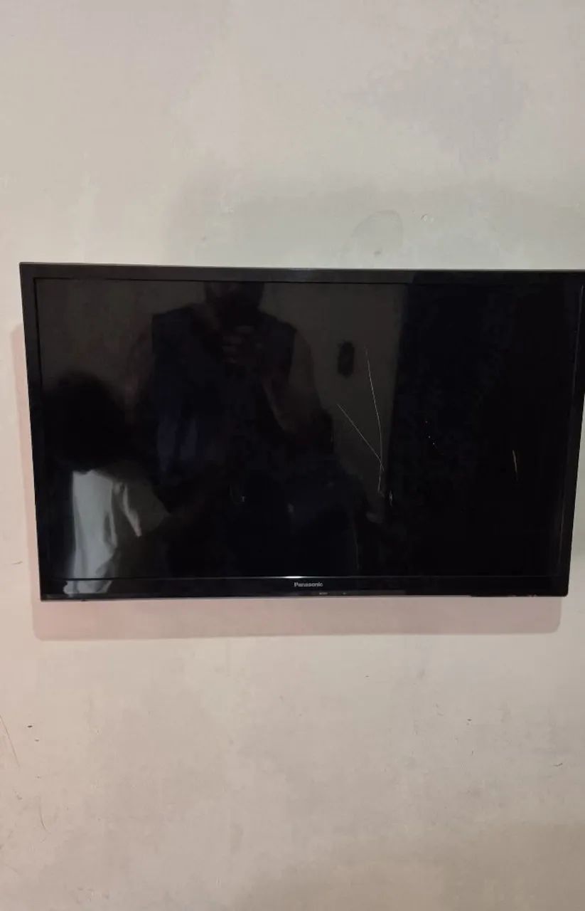 Tv 32 polegadas  Panasonic + amazon stick tv amazon + suporte instalação 