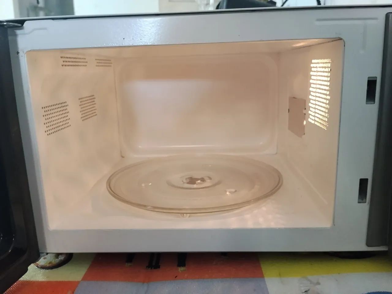 Microondas Eletrolux 20 litros  - Foto 3