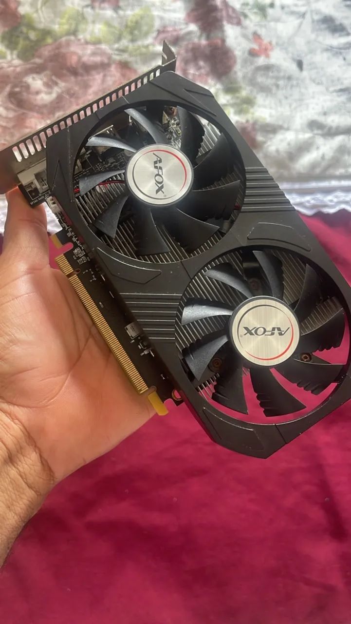 V e T placa de vídeo RX 560 usada mais em perfeito funcionamento sem defeito 