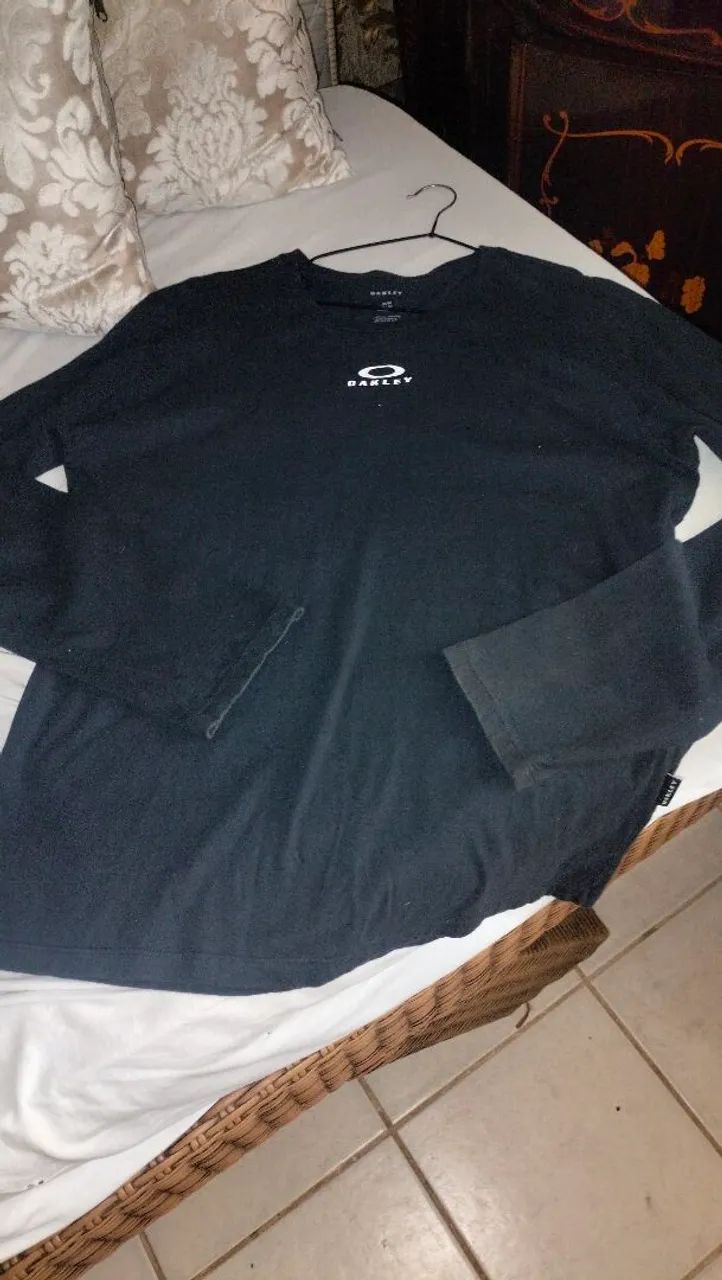 Blusas da Oakley preta com manga 