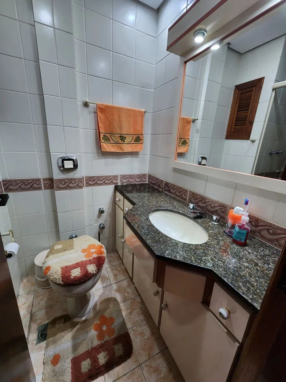 Amplo apartamento central totalmente reformafdo - Foto 3