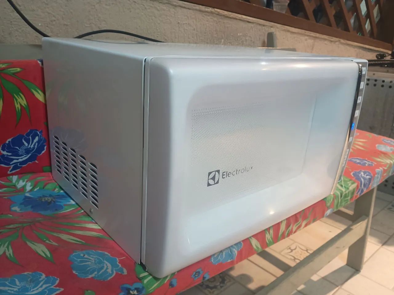 Microondas Eletrolux 34 Litros 110V - Foto 2
