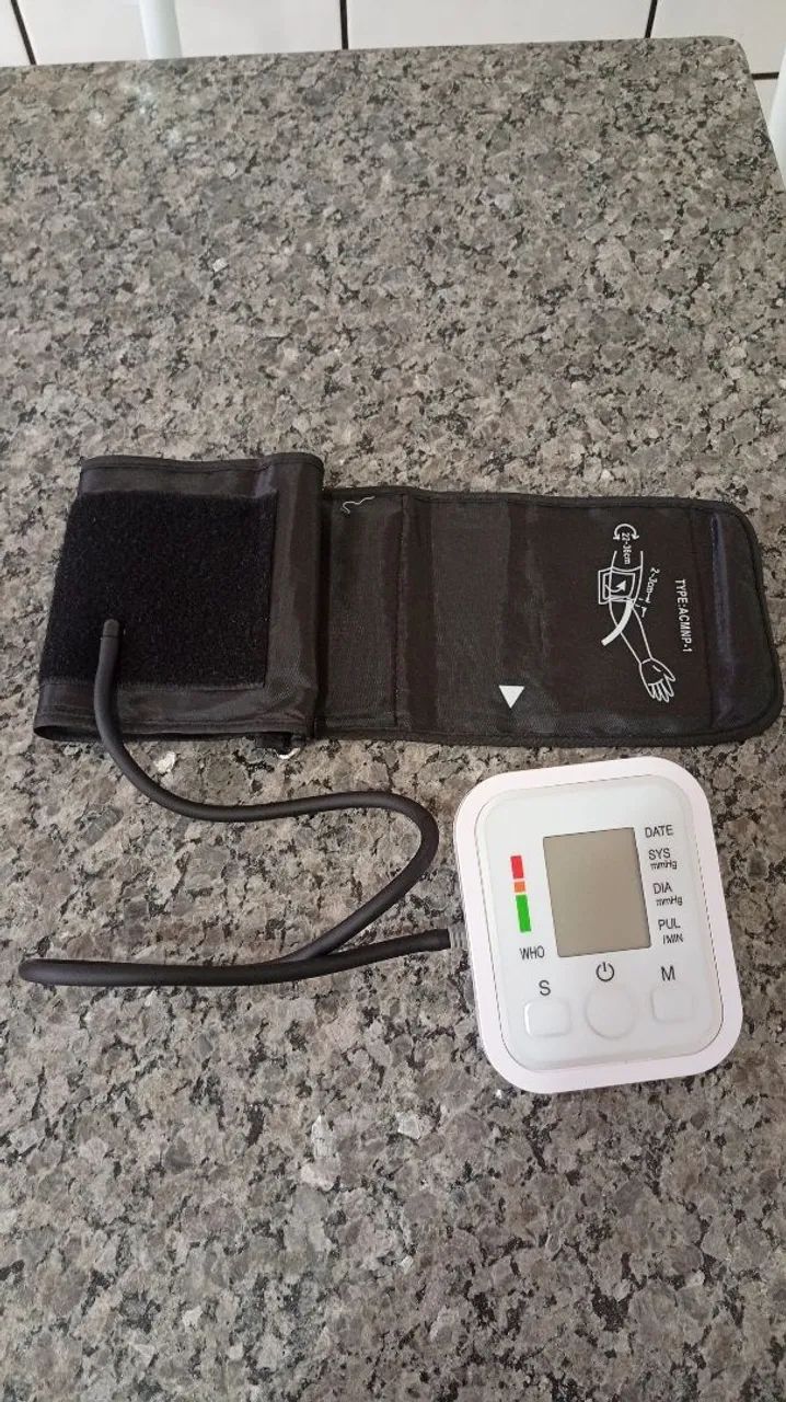 Vendo Aparelho de pressão arterial à pilha e com braçadeira  - Foto 2