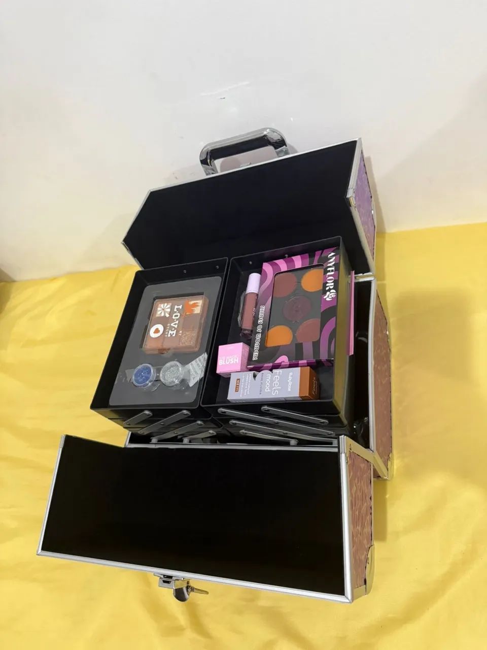 Vendo Maleta de Maquiagem  - Foto 4