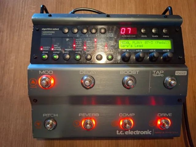 Pedaleira TC Electronic Nova System, drives analógicos e diversos efeitos - Foto 5