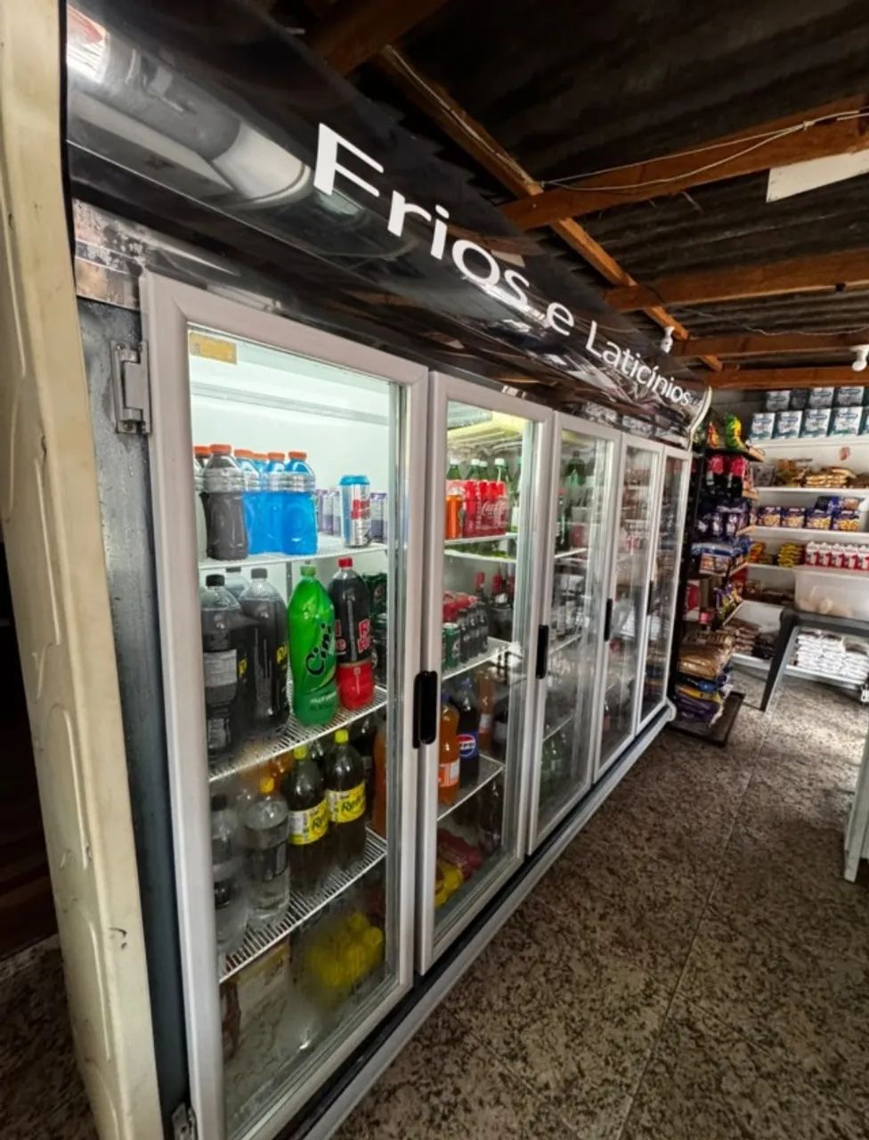 Expositora refrigerada Refrimate 5 portas