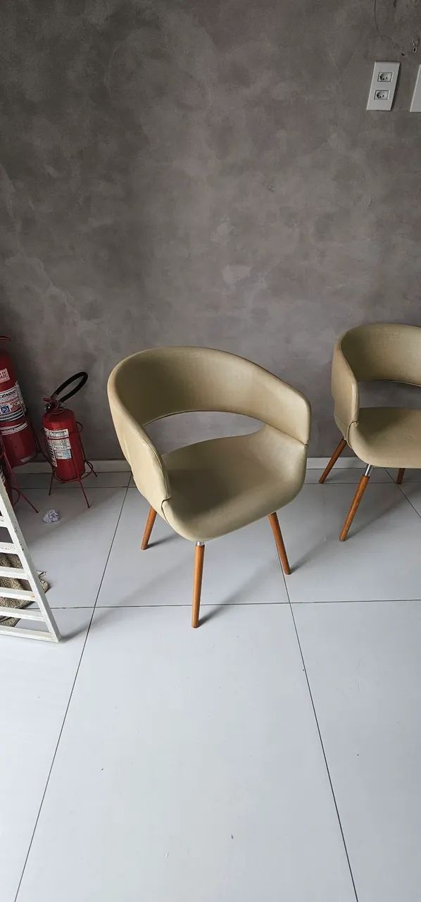 Conjunto de cadeiras sala ou recepção