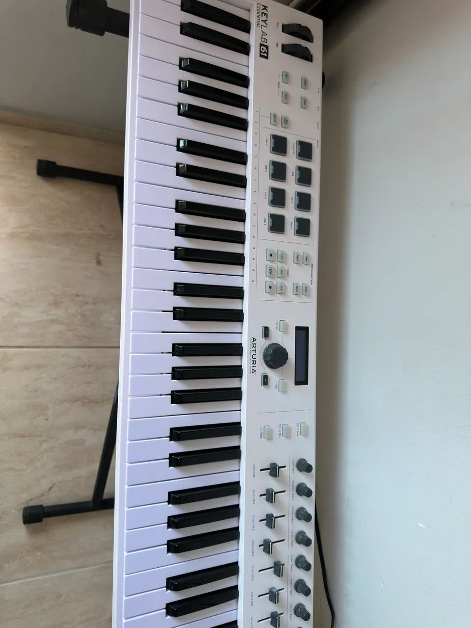 Teclado Controlador Arturia Keylab Essential 61