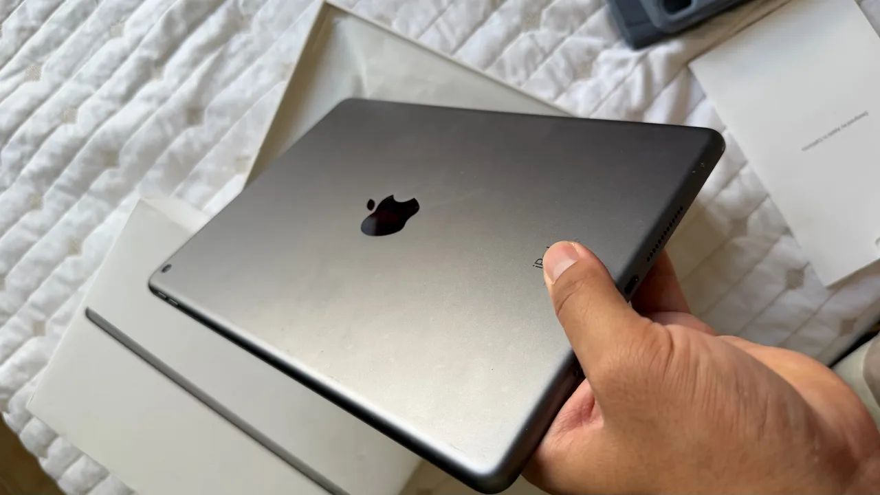iPad 9 na caixa semi novo 64gb - Foto 2