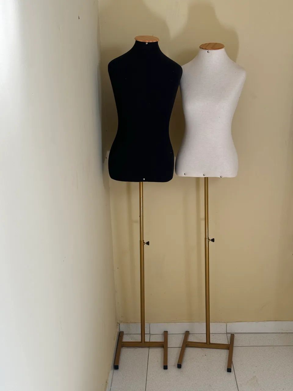 Busto para loja de roupa R$300 o par  - Foto 2
