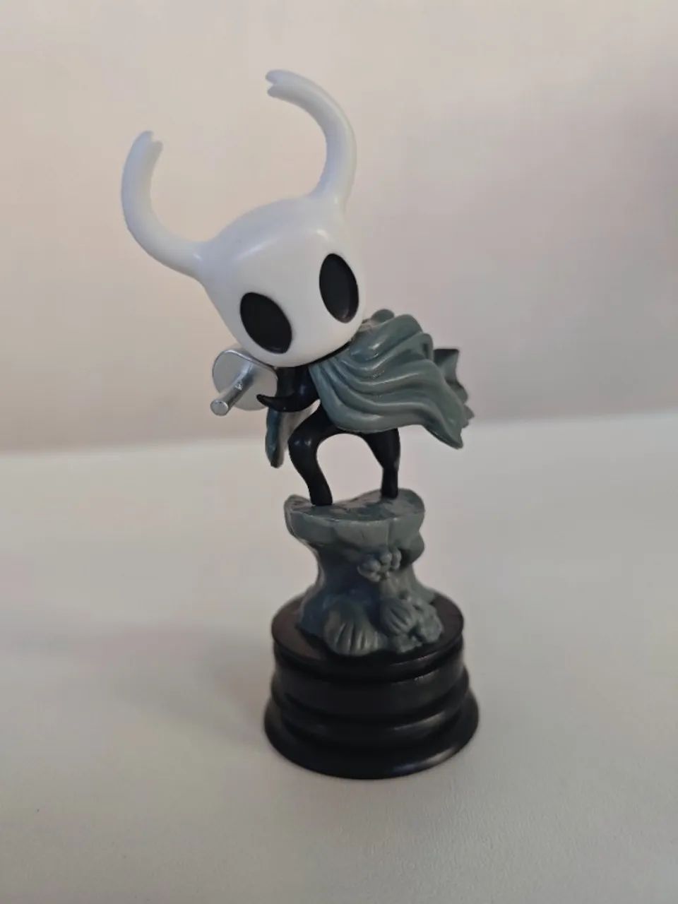 Boneco hollow knight o cavaleiro 11cm com caixa - Foto 5