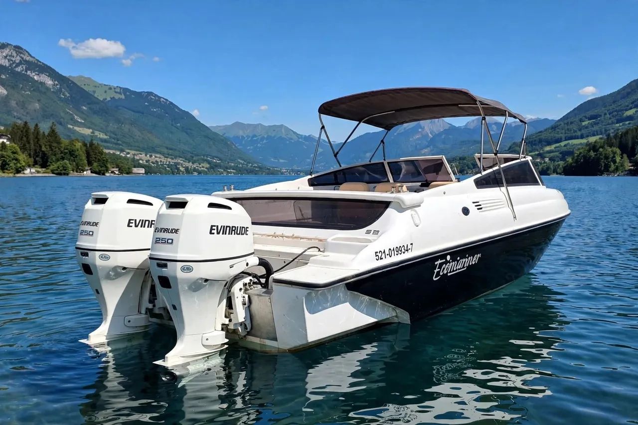 Ecomariner 25 Open, equipada com dois motores de popa Evinrude 250 HP.