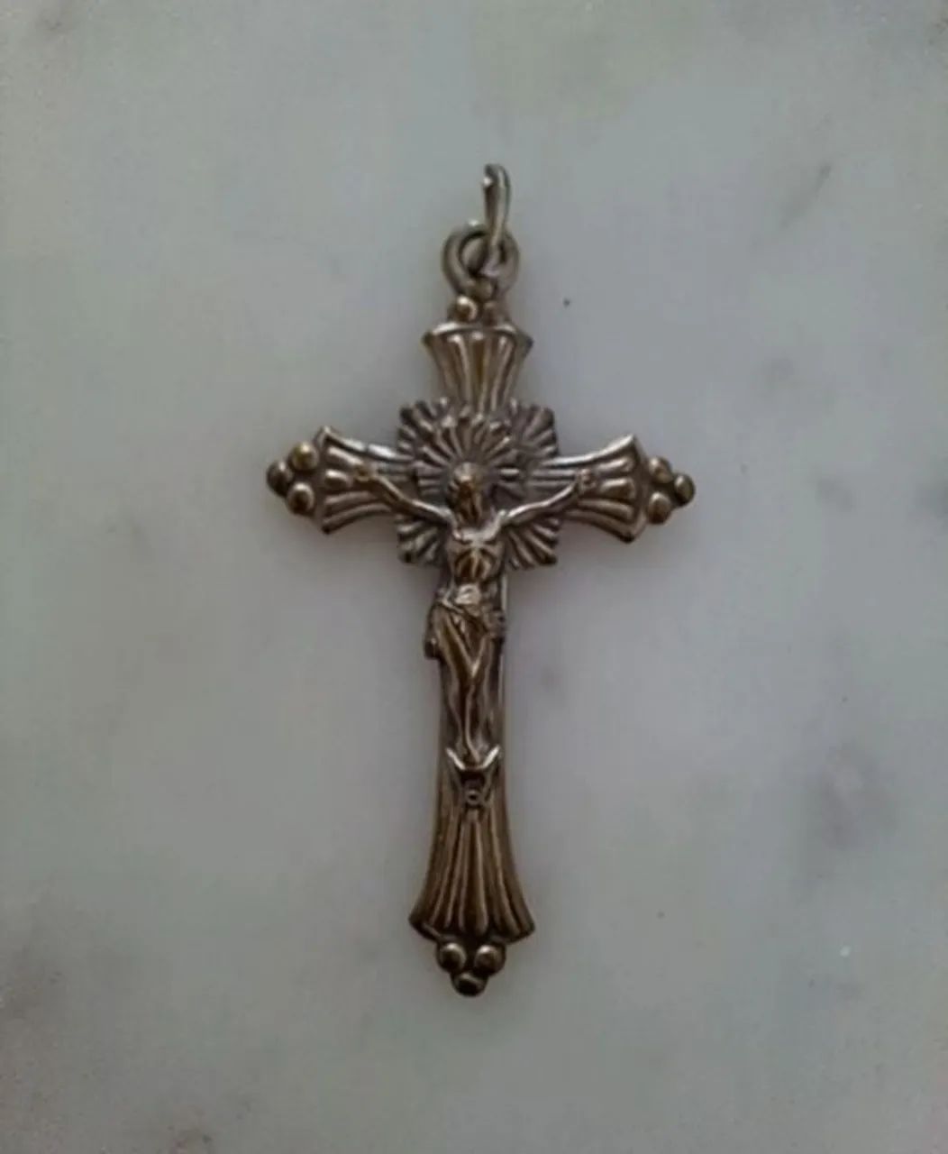 Crucifixo banhado a prata 